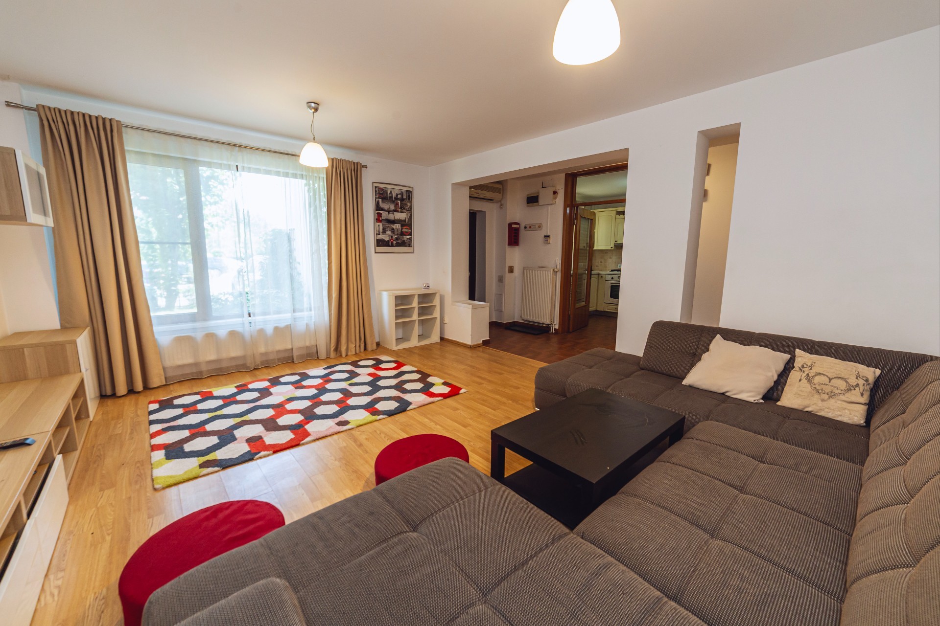 Apartament 3 camere, Giulești, București — Intrarea Pinului 32 — fotografia 3