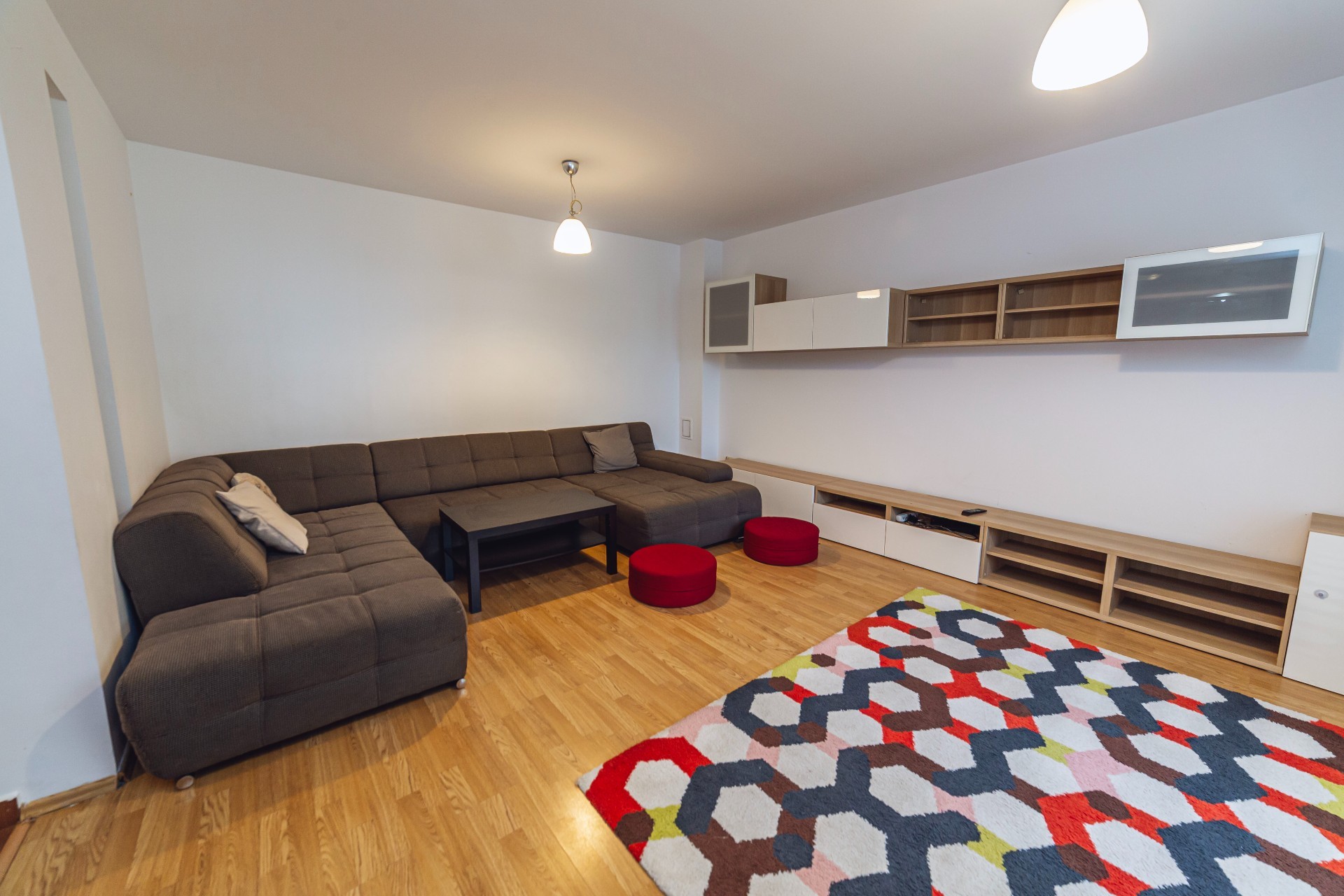 Apartament 3 camere, Giulești, București — Intrarea Pinului 32 — fotografia 2