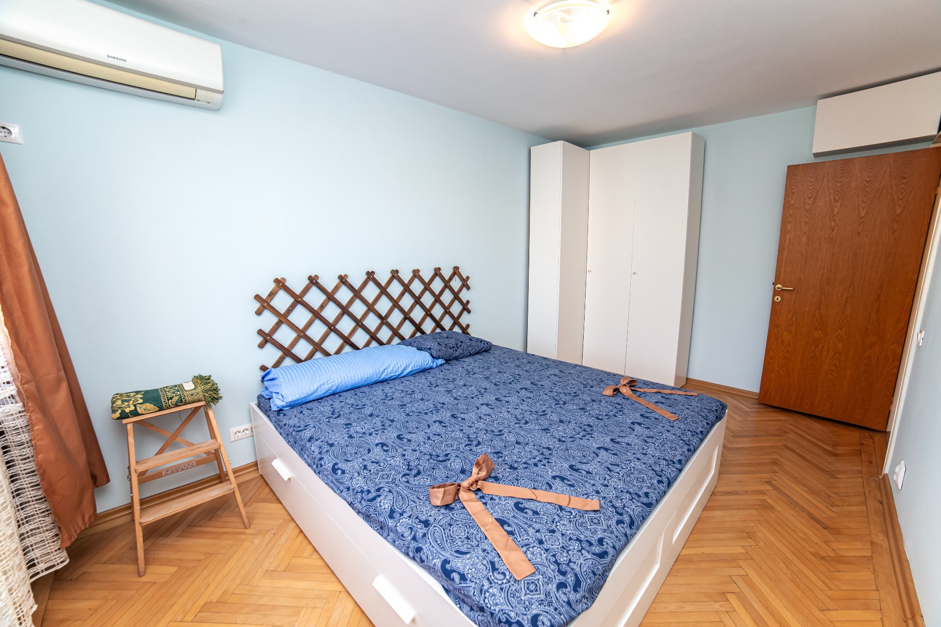 Apartament 4 camere, Titan, București — Aleea Postăvarul 5 — fotografia 1